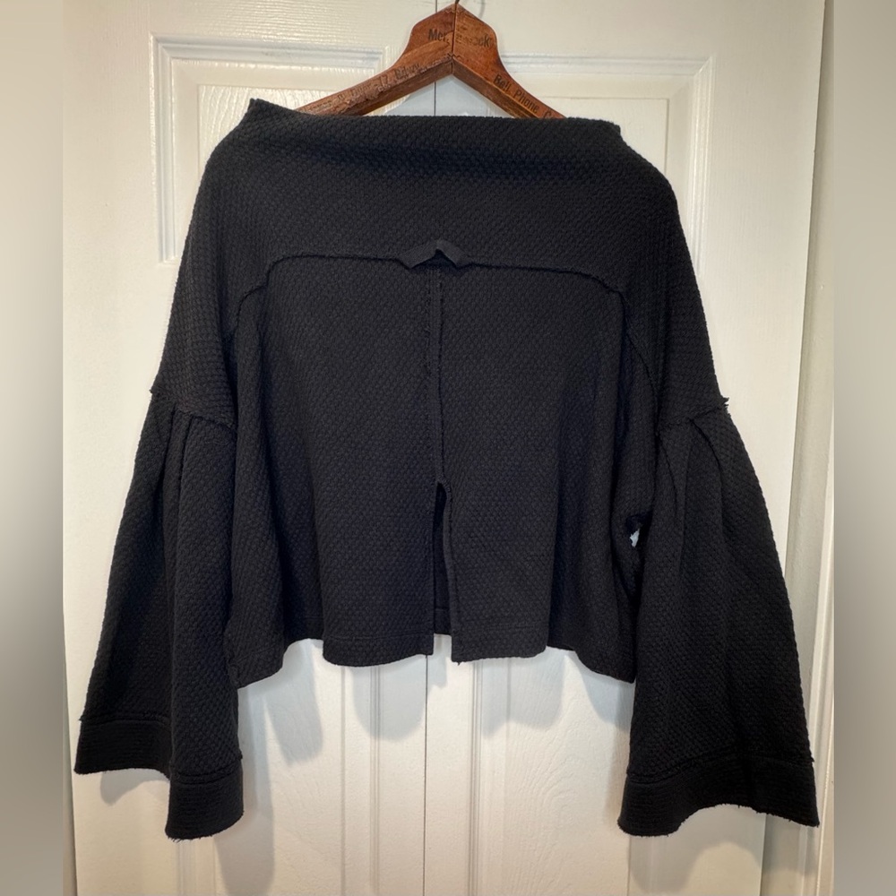 We the Free black bunny, cropped crewneck pullover with flowy sleeves. Size M - Picture 4 of 11